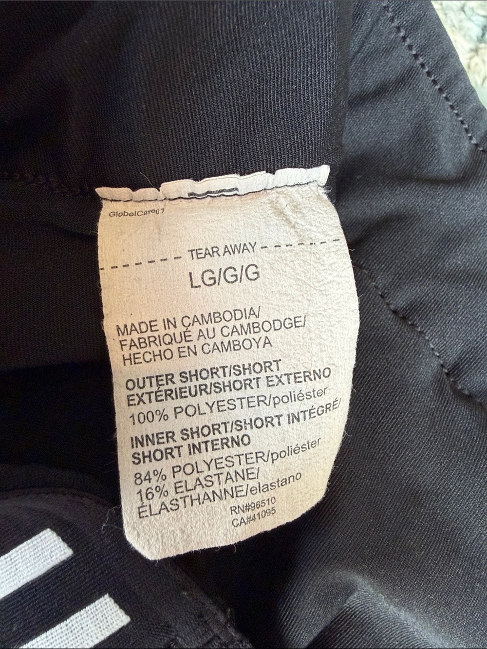 Under Armour Black Women’s Lg Athletic Shorts with White Trim and pockets - Picture 5 of 9